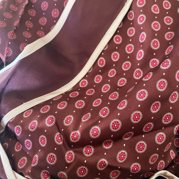 Penguin silk going out top - Picture 3 of 3